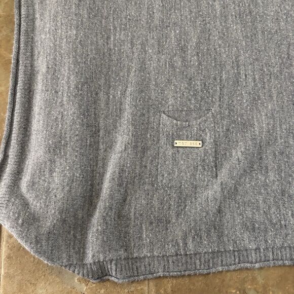 Mer Sea Sweater Women Size OS Catalina Grey Fitted Sleeve Split Side Knit Top - Picture 4 of 7